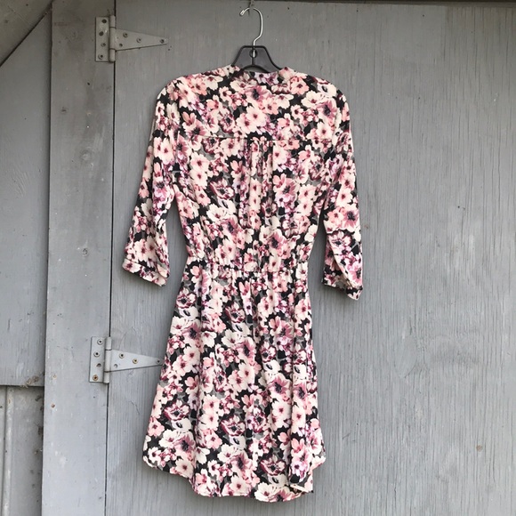 $7 MOVING SALE! Xhiliration flower dress - Picture 6 of 6